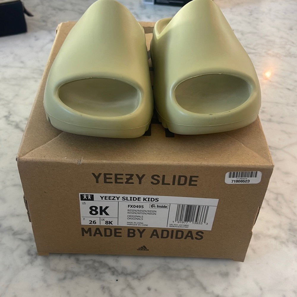 Brand new in box kids Yeezy slides size 8